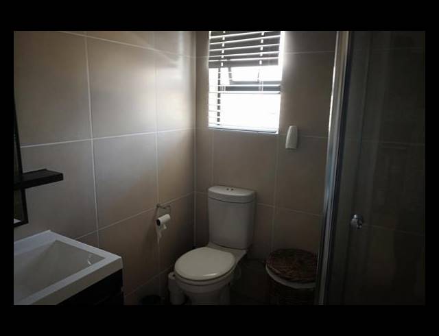 1 BEDROOM PROPERTY TO RENT IN OLIVEDALE